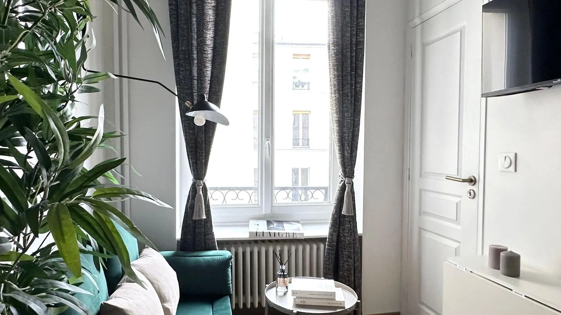 Beautiful Retreat In Paris Apartment 0*,  France